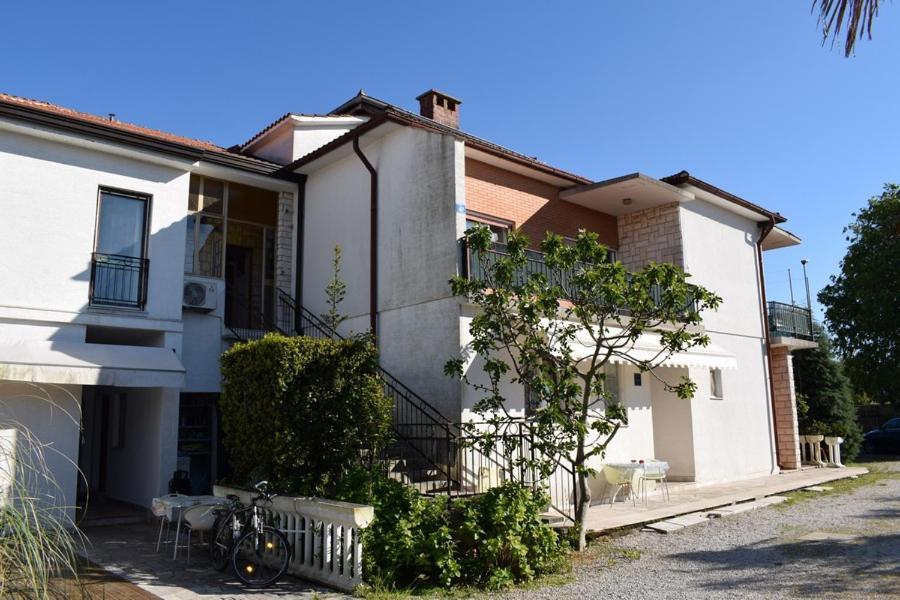 Apartments אומאג מראה חיצוני תמונה
